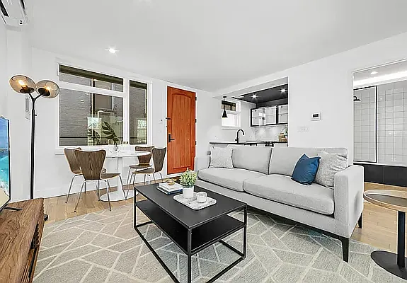 10 Lexington Ave #5C