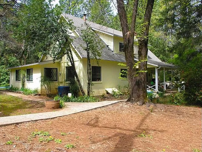 12514 Pinewoods Rd photo 1