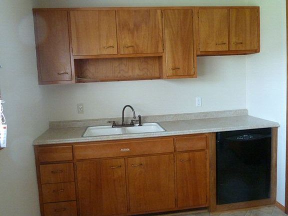 5th image of 925 Marianna Dr