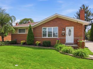 28527 Adler Dr, Warren, MI 48088