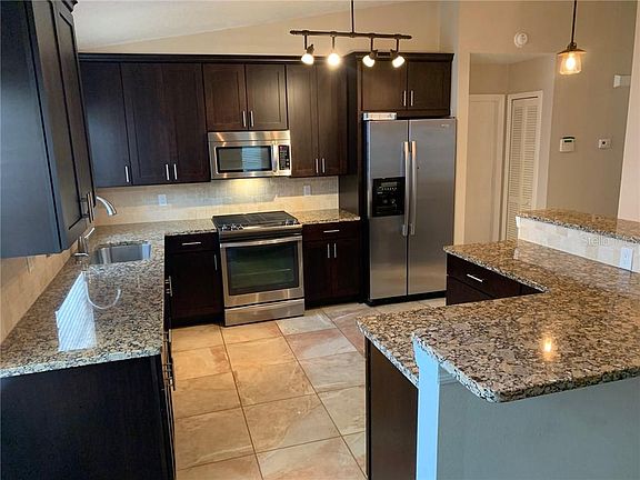 5th image of 1425 Bridlebrook Dr