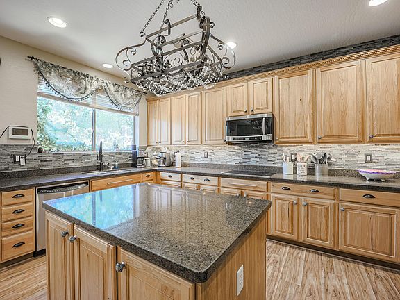 5th image of 18636 E Caledonia Dr