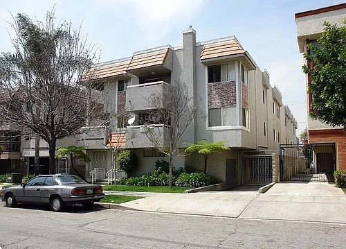 1051 E Spazier Ave #B Photo 1