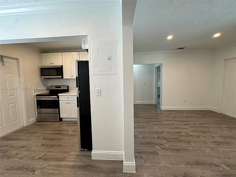 1737 Liberty St #10 — Photo 6