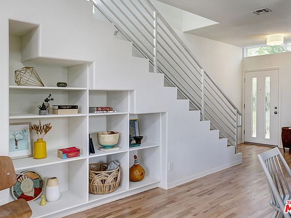 2nd image of 2732 Auburn St APT 6