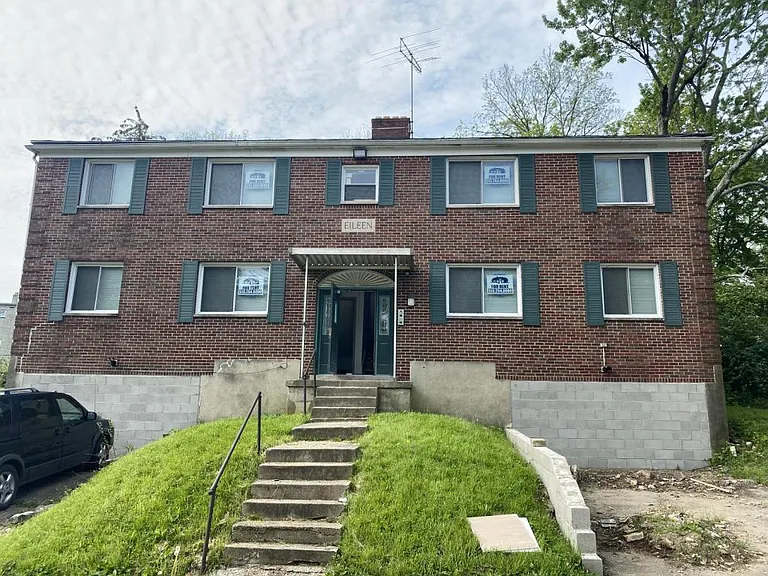 412 W Parkwood Dr #1 — Photo 2