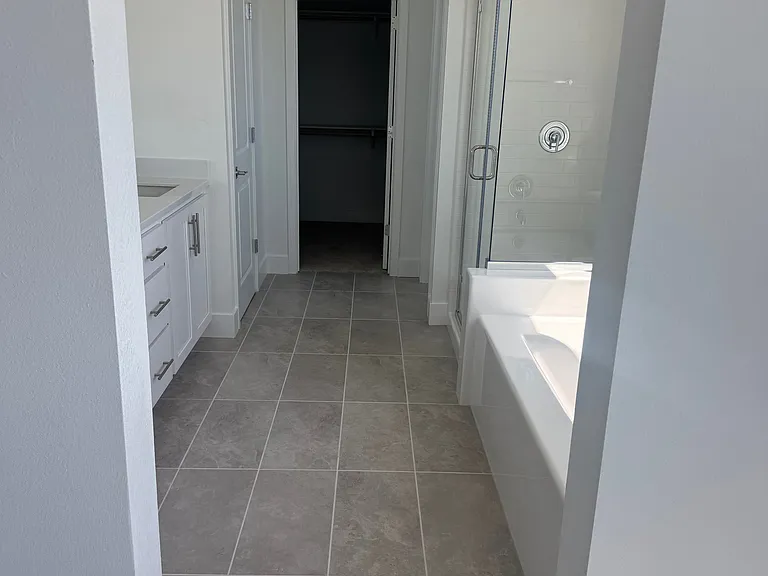 Eagle Ln — Photo 3