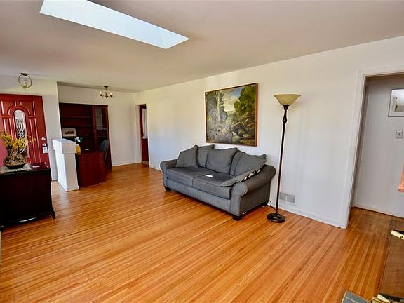 5th image of 2412 Fisher Ave