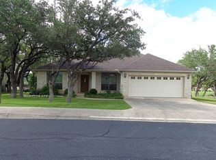 1805 Valencia Dr N, Kerrville, TX 78028