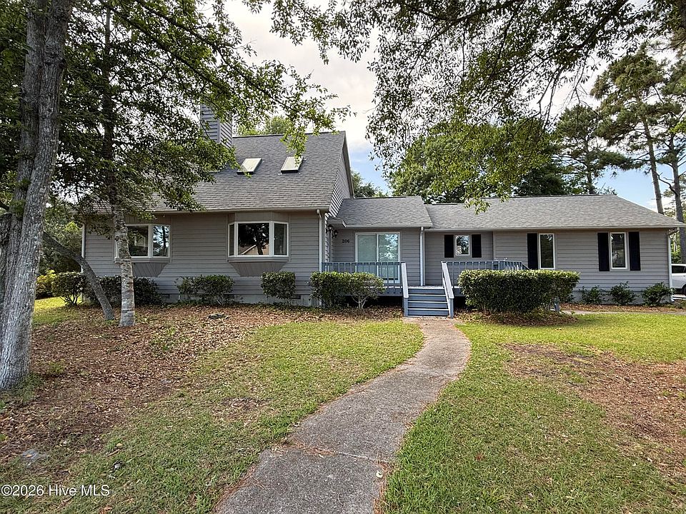 1st image of 206 Spruce Drive