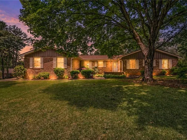 4465 Lisa Way, Lilburn, GA 30047