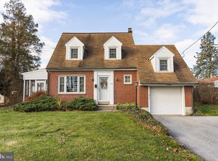 42 Church St, Lititz, PA 17543