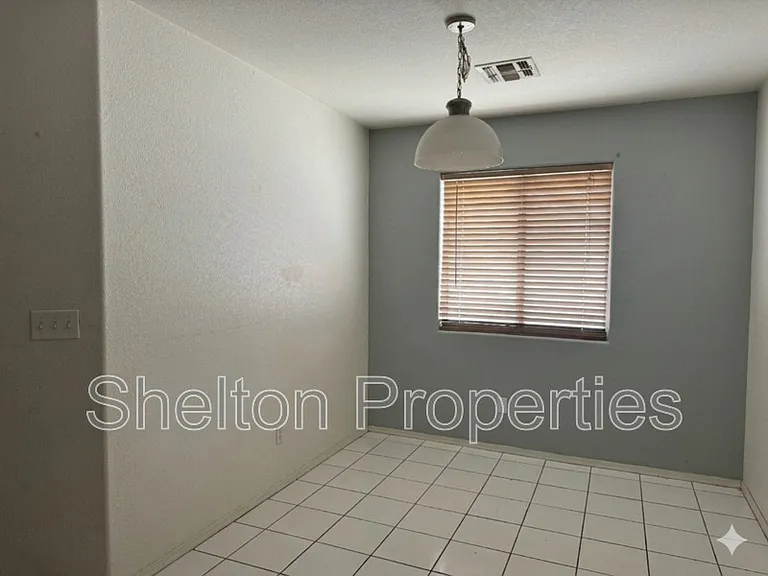 7391 W Solano Dr N — Photo 10