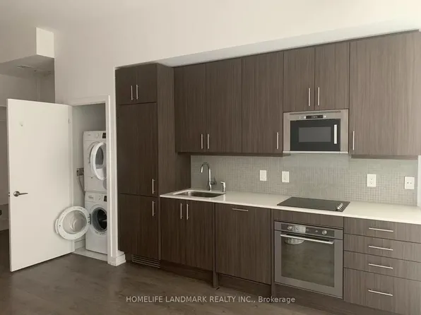 297 College St, Toronto, ON