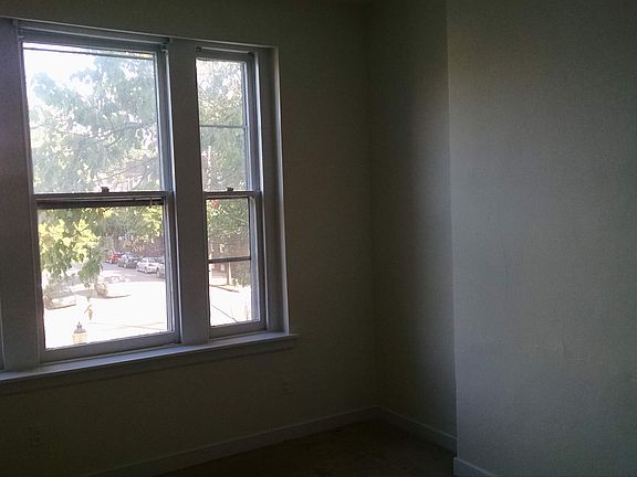 2nd image of 100 N Boulevard APT 2
