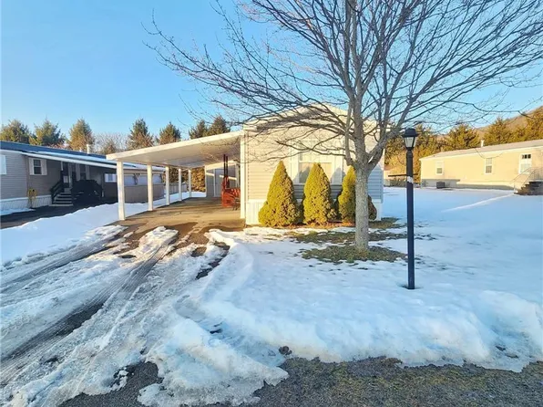 123 Valley Dr, Great Valley, NY 14741