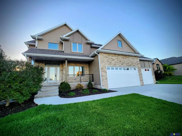 9525 S 28th St, Lincoln, NE 68516