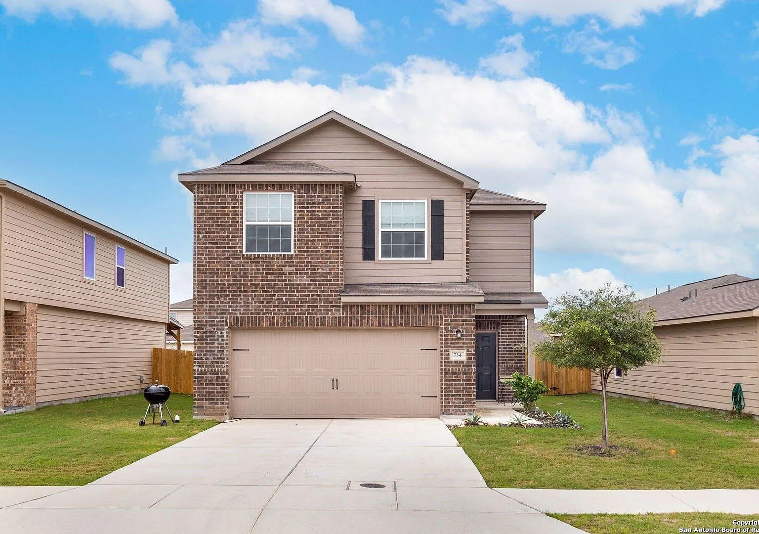 3 bed, 2.5 bath, 1920 sqft, $1,899 — Photo 1