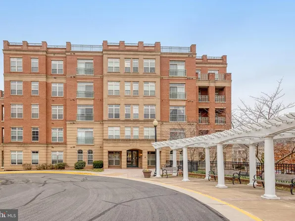 680 Watermans Dr APT 301, Woodbridge, VA 22191