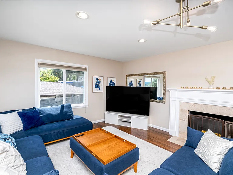 9917 Rainier Ave S — Photo 56