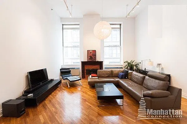 Rented by Manhattan Connection | media 25
