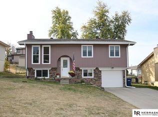 2305 Whitted Dr, Bellevue, NE 68123