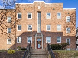 894 Farmington Ave, West Hartford, CT 06119