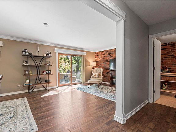 5th image of 42 Conway Cove Dr