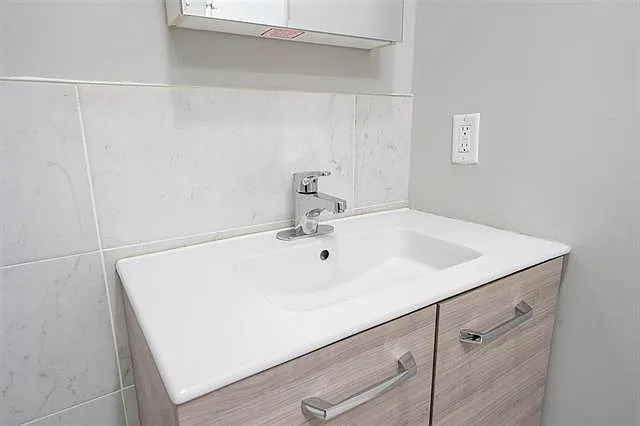 29 W 8th St #6 — Photo 10