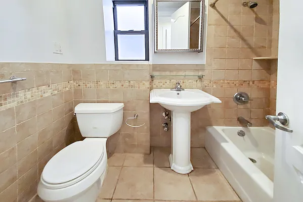 Rented by Warburg | media 5