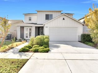 2613 W Mallard Ln, Hanford, CA 93230