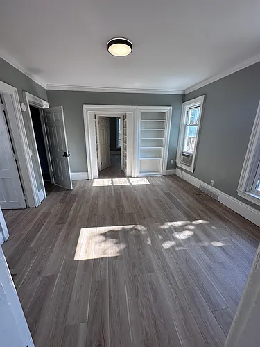 102 W Clinton St #2 Photo 1
