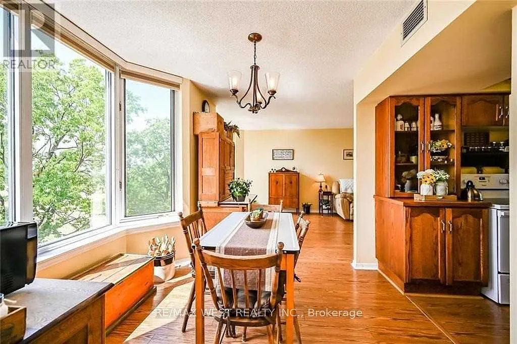 2 bed, $2,350 — Photo 4