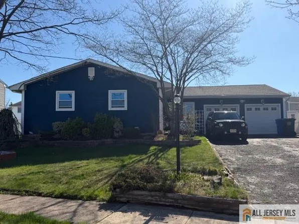 10 Wellington Ave, Port Reading, NJ 07064