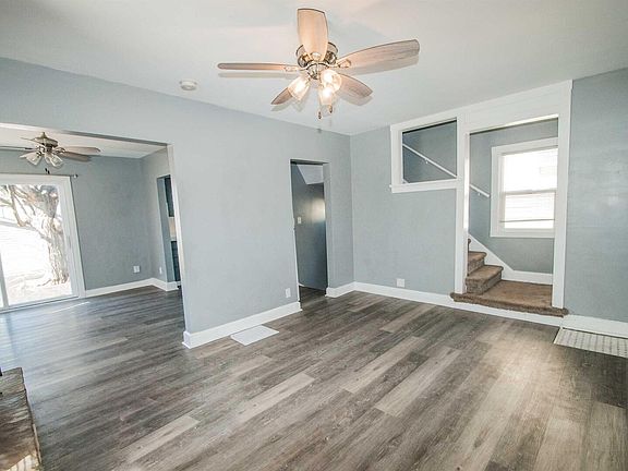 5th image of 302 S Elmwood Ave
