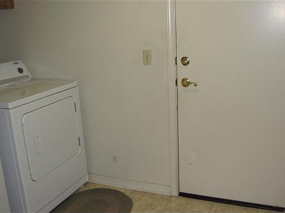 4th image of 296 Trevor Ave