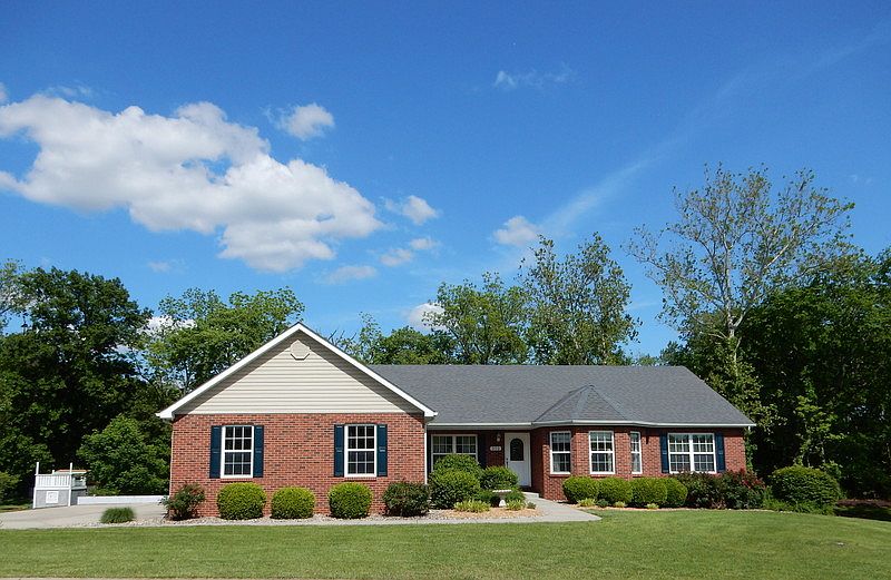 1st image of 312 Chimney Rock Dr