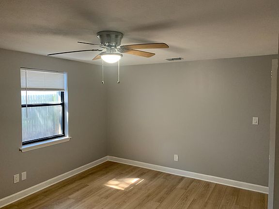 3rd image of 1717 Williams St