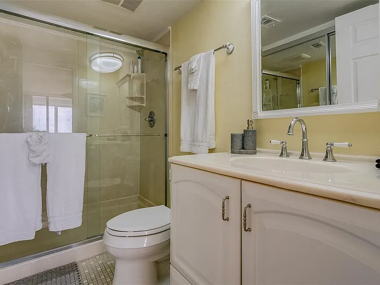 17900 Gulf Blvd #2E — Photo 16