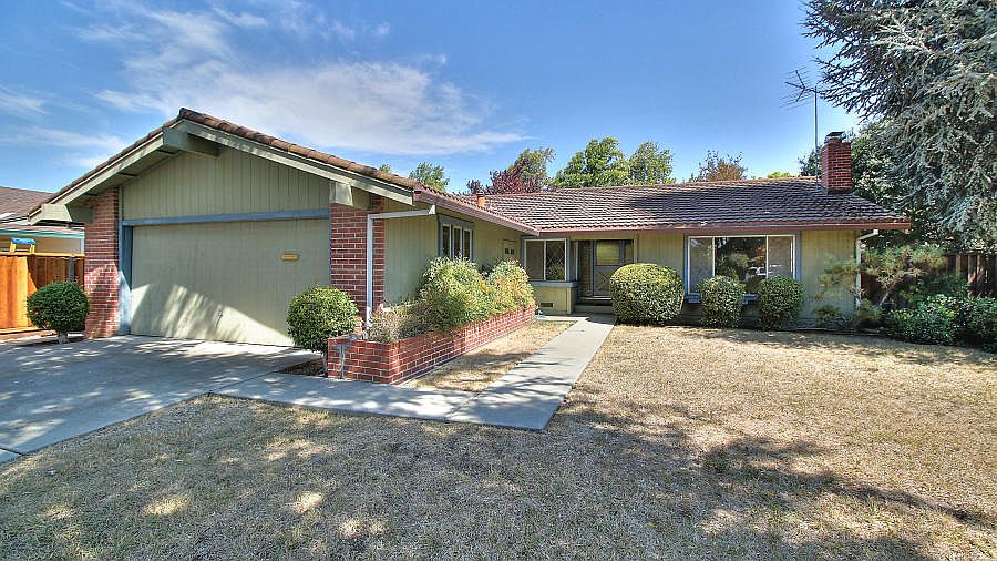 1st image of 770 Palm Ct