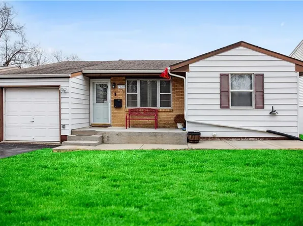 7929 NE San Rafael Dr, Kansas City, MO 64119