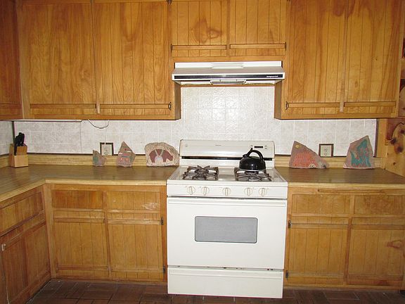 5th image of 1000 Willow Ln