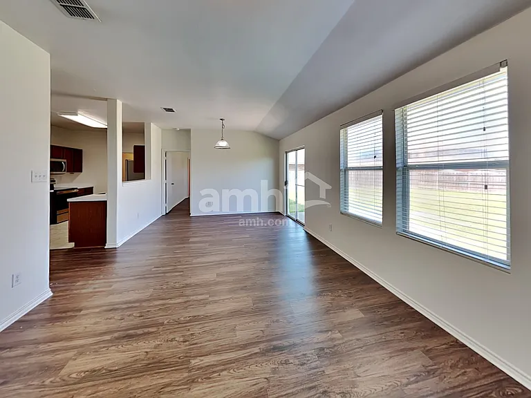 602 Fox Glen Dr — Photo 6