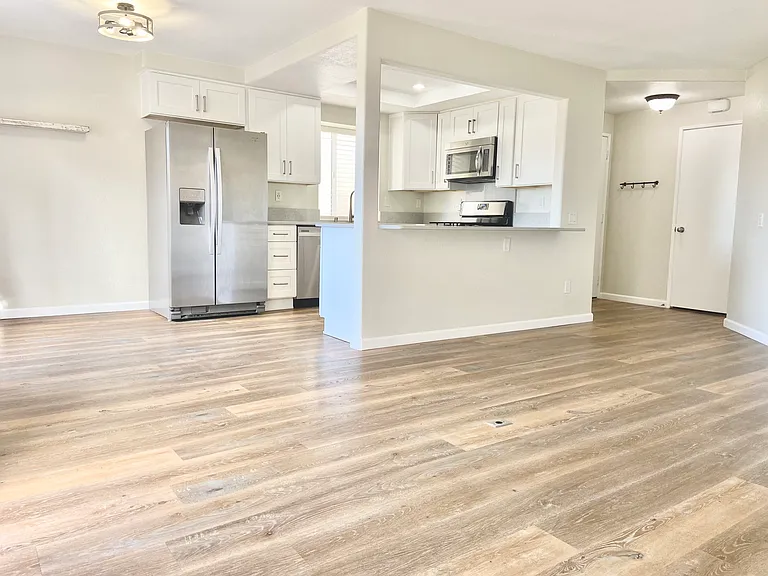 7400 Altiva Pl — Photo 20
