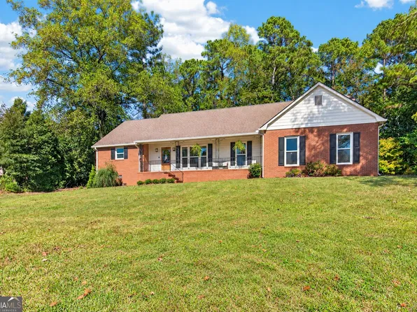 406 Ashford Cir, Lagrange, GA 30240