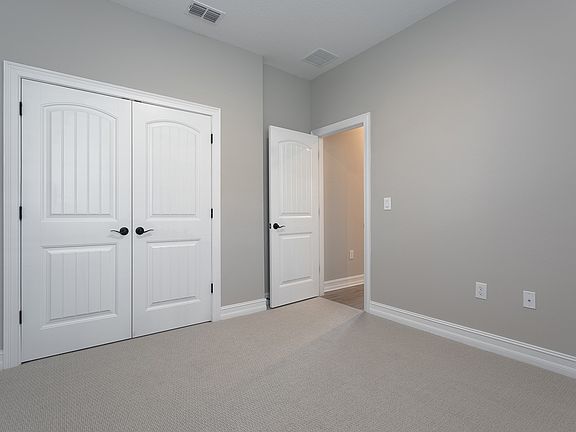 5th image of 372 Daylily Blvd