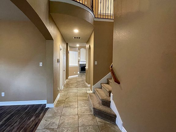 2nd image of 4533 Worchester Ln