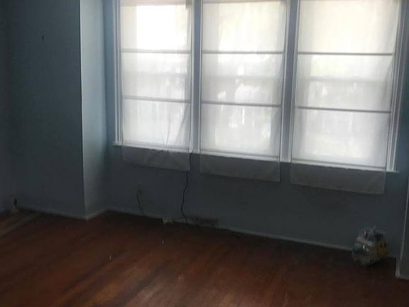 2nd image of 6850 Nansen St