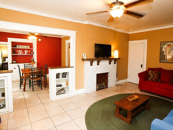 3rd image of 818 7th Ave N #1