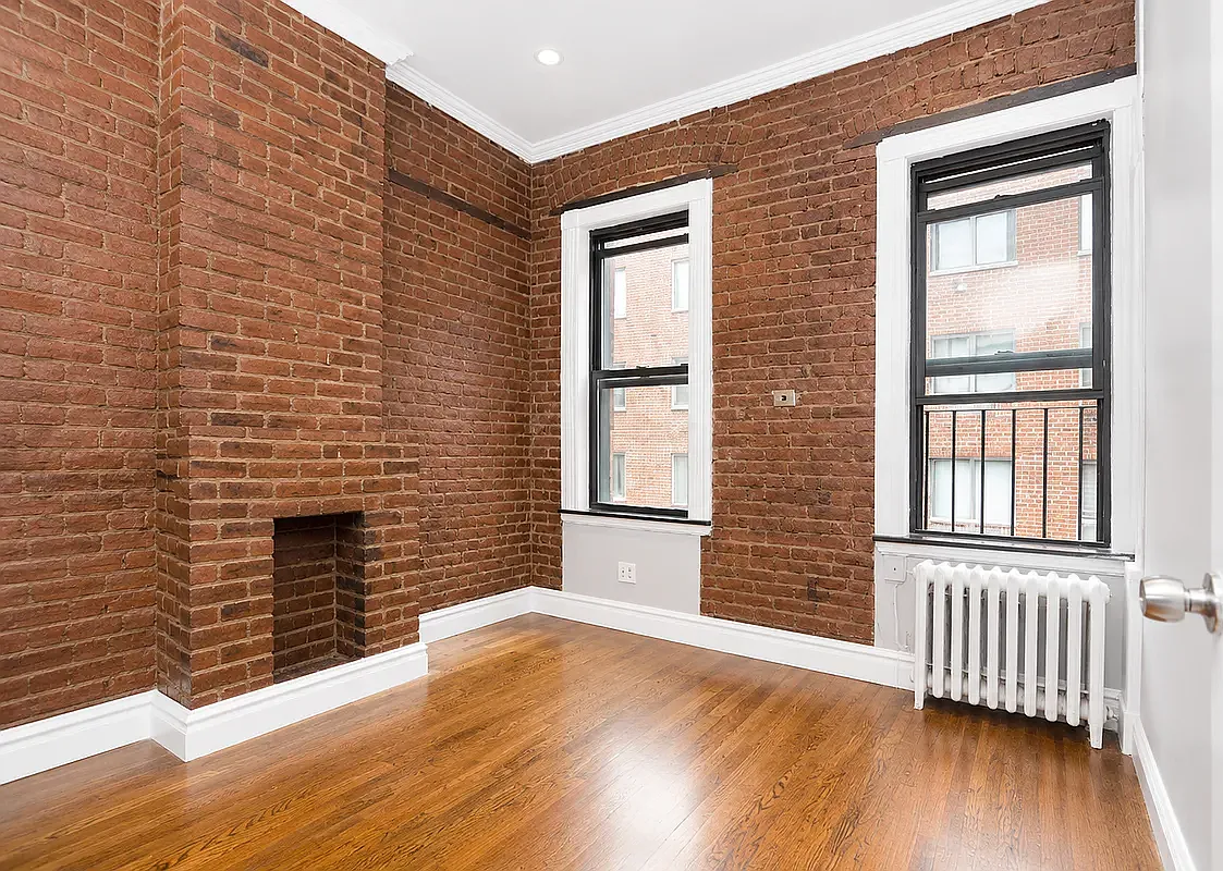 221 East 23rd Street — Photo 2